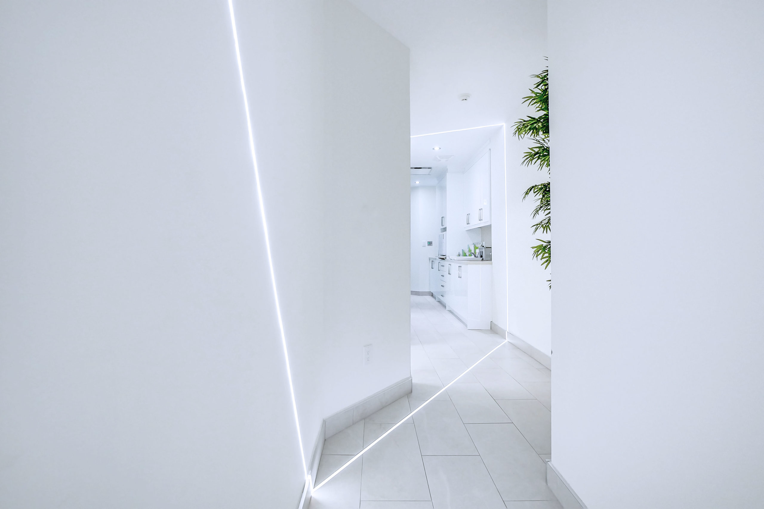 HYN1409F Flexible Floor Recessed Linear Light with 1/2" Frosted Lens